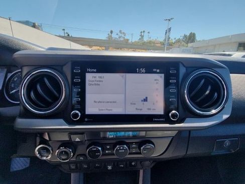 Used 2021 Toyota Tacoma TRD Off-Road w/ Technology Package AWD/4WD image 13