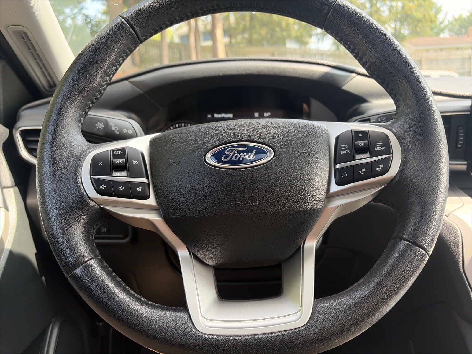 Used 2024 Ford Explorer XLT w/ Equipment Group 202A AWD/4WD image 27