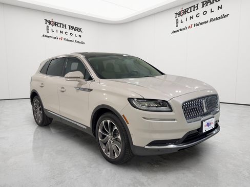 Used 2021 Lincoln Nautilus Reserve AWD/4WD image 7