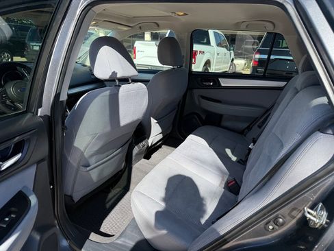 Used 2019 Subaru Outback 2.5i Premium image 13