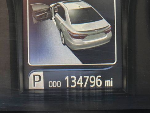Used 2017 Toyota Camry XSE FWD image 15