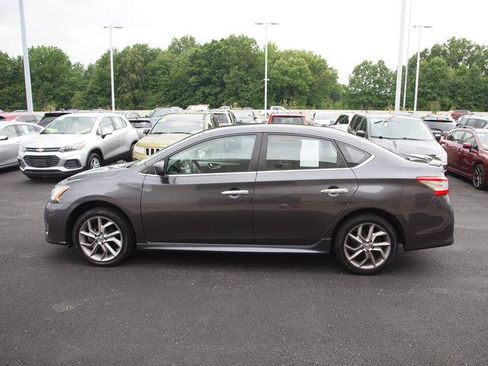 Used 2014 Nissan Sentra SR w/ SR Driver Package FWD image 3