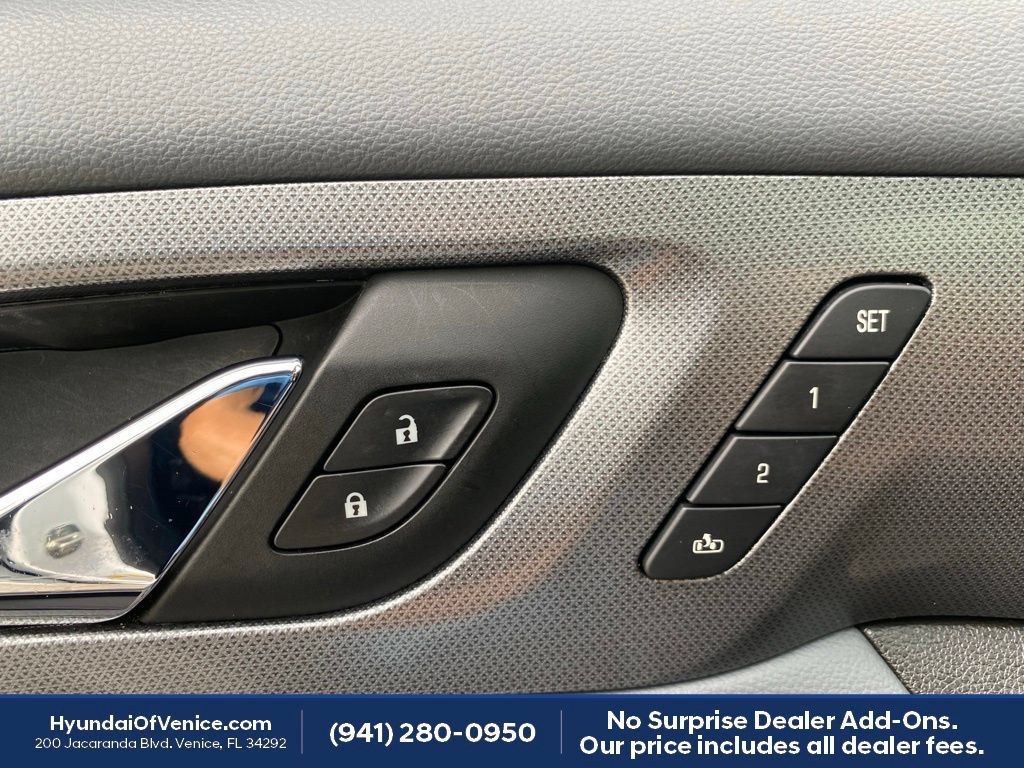Used 2019 Chevrolet Traverse Premier w/ Driver Confidence II Package FWD image 9