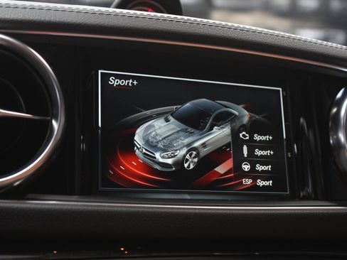 Used 2017 Mercedes-Benz SL 550 image 46