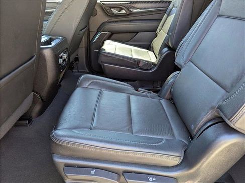 Used 2023 GMC Yukon XL Denali AWD/4WD image 19