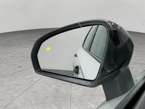 New 2026 Volkswagen Taos SE image 18