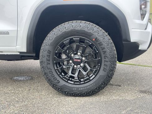 New 2026 GMC Canyon Elevation w/ Convenience Package RWD image 32