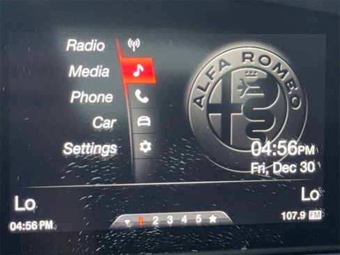 Used 2019 Alfa Romeo Giulia image 24