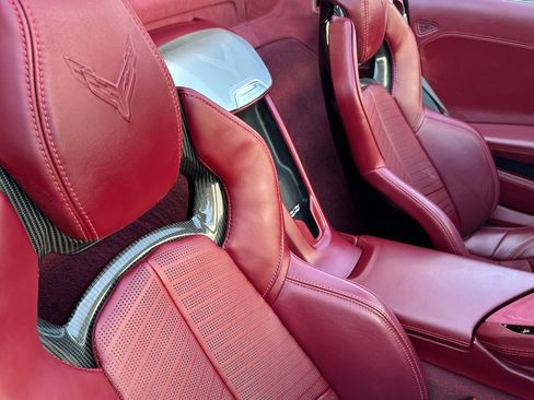 Used 2022 Chevrolet Corvette Stingray Premium Conv w/ Z51 Performance Package RWD image 18