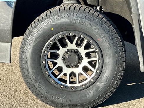 Used 2018 GMC Sierra 1500 SLT w/ SLT Premium Package image 28