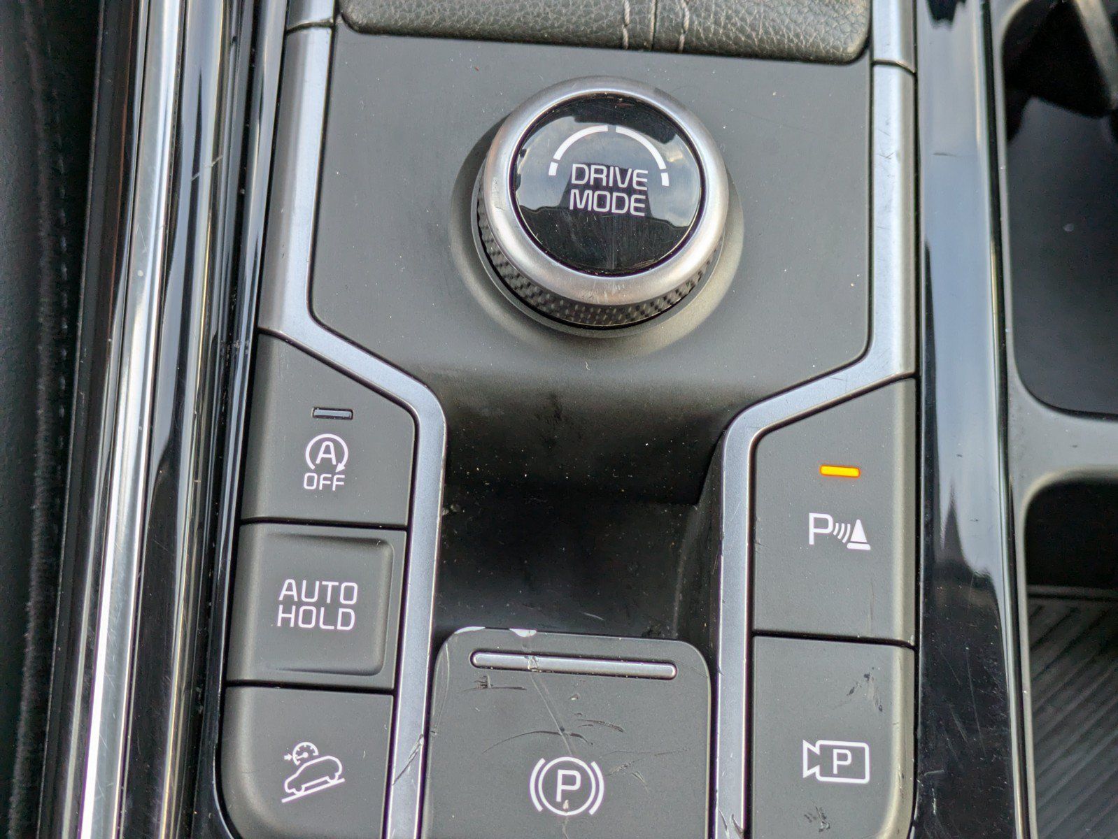 Certified 2025 Kia Sorento SX FWD image 30