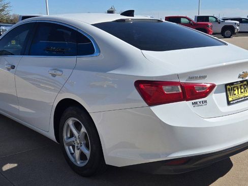 Used 2017 Chevrolet Malibu LS FWD image 6