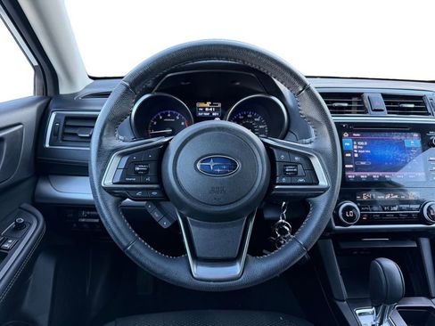 Used 2019 Subaru Outback 2.5i Premium image 13
