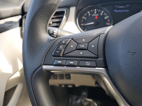 Used 2018 Nissan Rogue Sport SV image 18