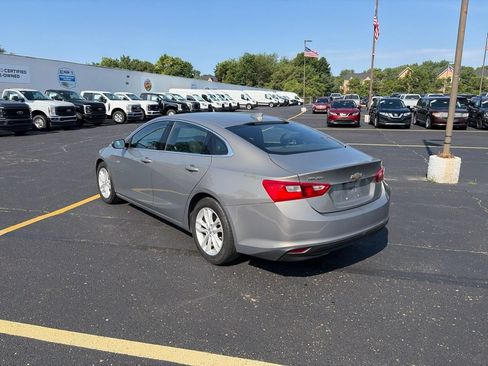 Used 2017 Chevrolet Malibu LT FWD image 5