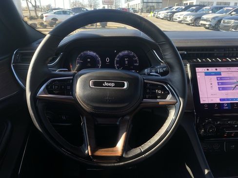 Used 2025 Jeep Grand Cherokee Summit image 14