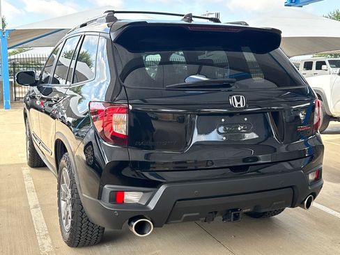 Used 2024 Honda Passport TrailSport image 7