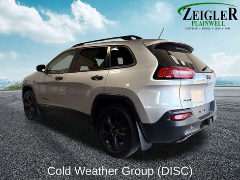 Used 2017 Jeep Cherokee Sport AWD/4WD image 3