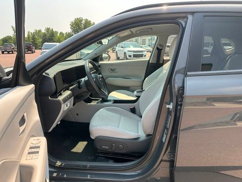 Used 2025 Hyundai Kona SEL AWD/4WD image 10