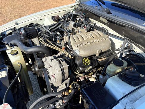 Used 1998 Ford Mustang 2dr Convertible V6 image 28