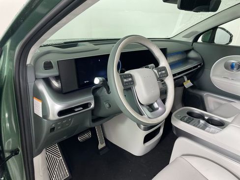 New 2026 Hyundai Ioniq 9 Calligraphy AWD/4WD image 2