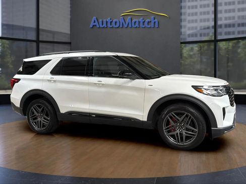 Used 2025 Ford Explorer ST-Line w/ Premium Package AWD/4WD image 14