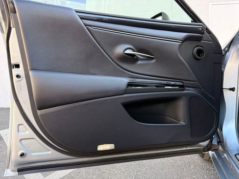 Certified 2025 Lexus ES 350 Base w/ Accessory Package (Z2) image 26