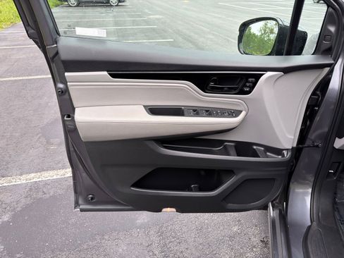 Used 2018 Honda Odyssey Elite image 13