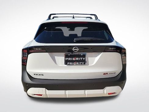 New 2026 Nissan Kicks SR w/ Cold Weather Package image 4