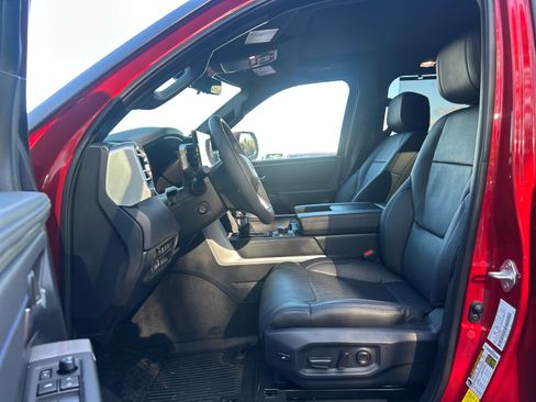 Used 2025 Toyota Sequoia Platinum image 8