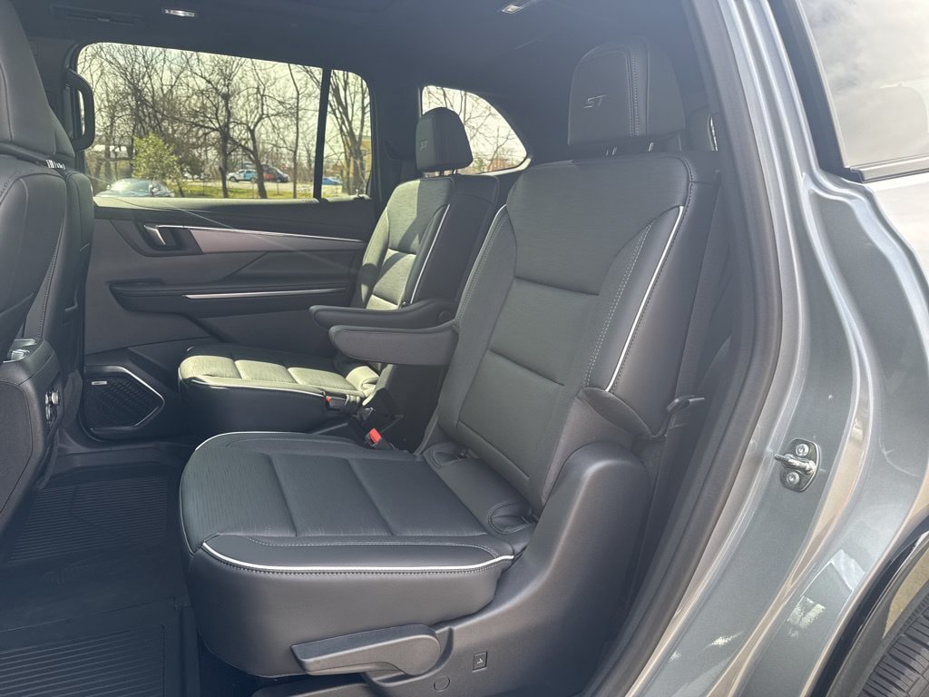 New 2026 Buick Enclave Sport Touring w/ Power Package AWD/4WD image 11