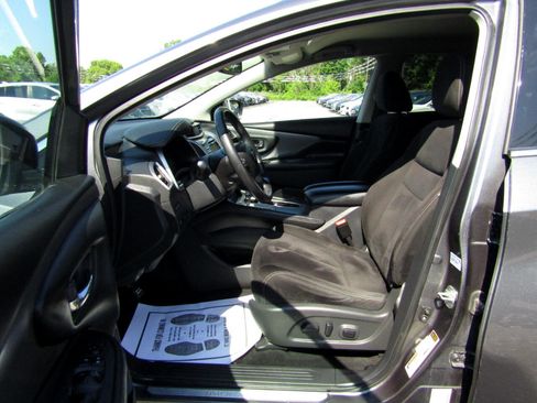 Used 2020 Nissan Murano SV image 17
