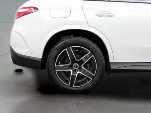 Used 2025 Mercedes-Benz GLC 300 4MATIC image 41