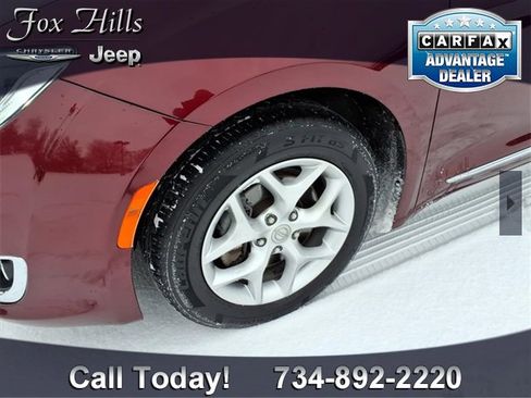 Used 2020 Chrysler Pacifica Limited image 5