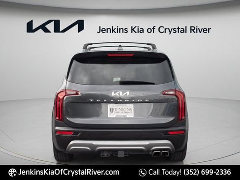 Used 2022 Kia Telluride EX w/ EX Premium Package FWD image 8