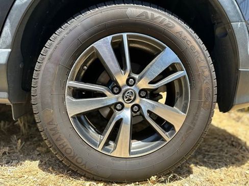 Used 2018 Toyota RAV4 XLE w/ Carpet Mat Package FWD image 6
