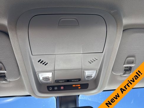 Used 2018 Chevrolet Equinox LS image 18