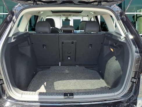 Certified 2023 Volkswagen Taos SE w/ Panoramic Sunroof Package FWD image 8