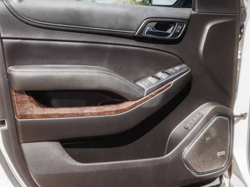 Used 2018 Chevrolet Tahoe LT image 12