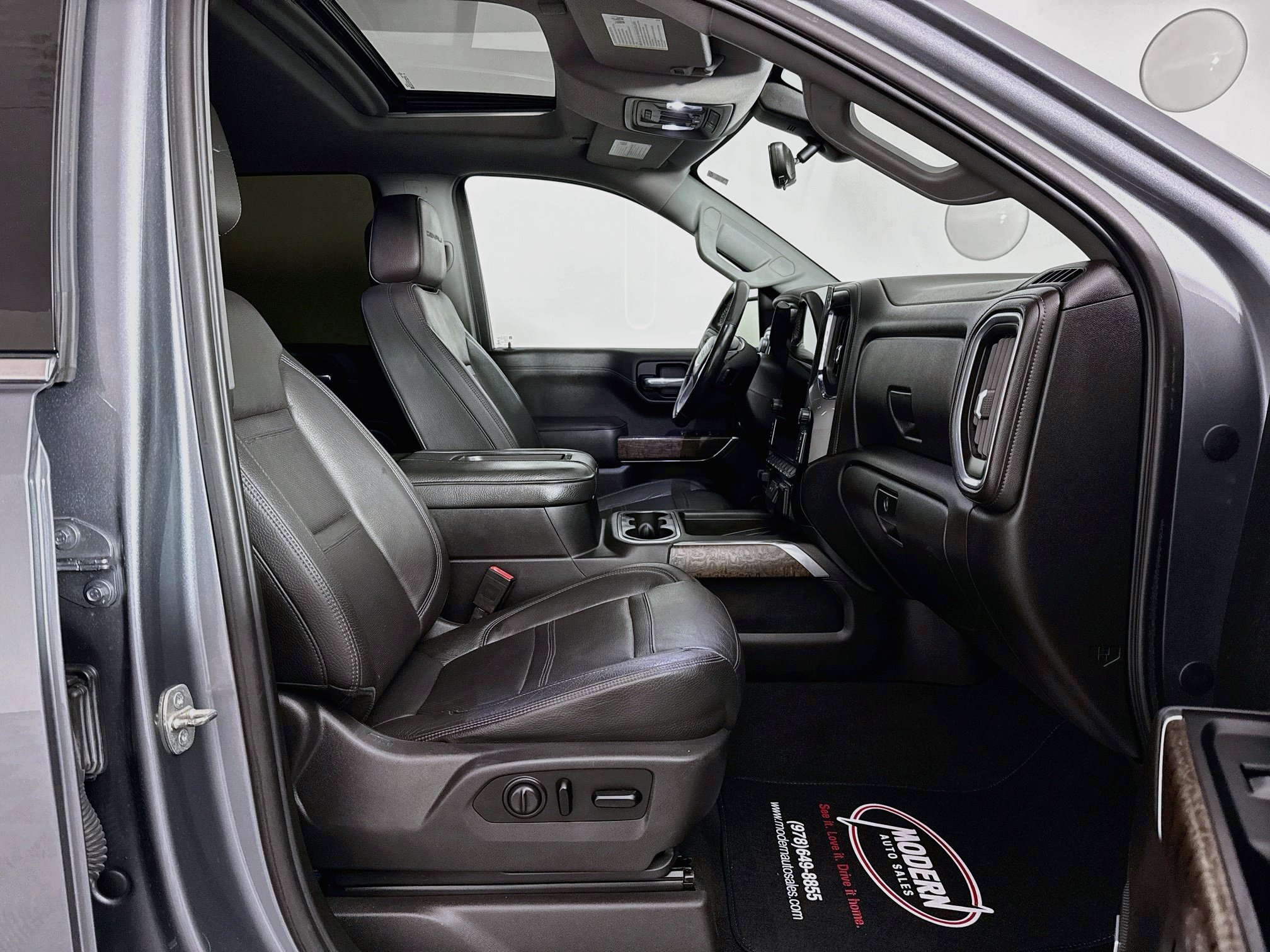 Used 2019 GMC Sierra 1500 Denali w/ Technology Package AWD/4WD image 32