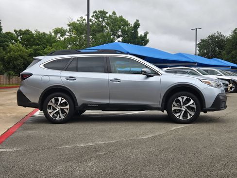 Used 2022 Subaru Outback Limited XT w/ Popular Package #2 AWD/4WD image 2