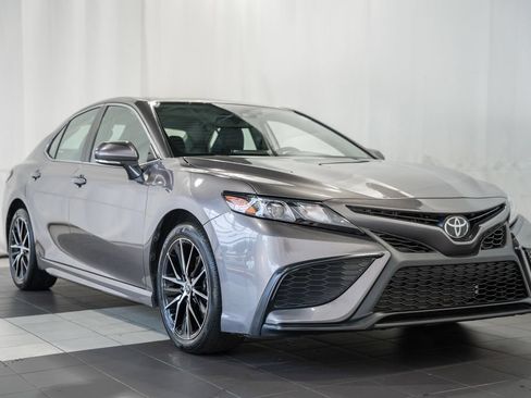 Used 2024 Toyota Camry SE w/ Cold Weather Package FWD image 1