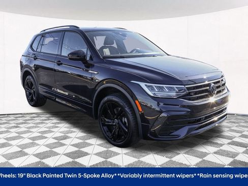 Certified 2024 Volkswagen Tiguan SE R-Line image 14