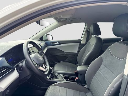 Used 2023 Volkswagen Taos SE image 10