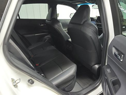 Used 2024 Toyota Venza Limited AWD/4WD image 18