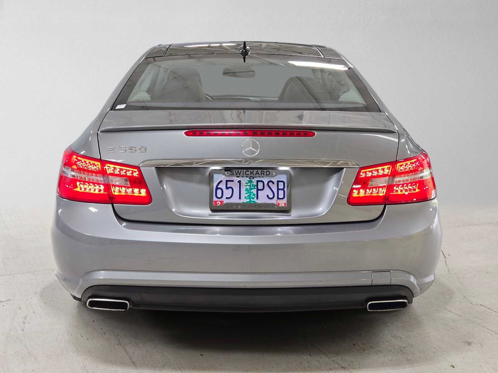 Used 2012 Mercedes-Benz E 550 Coupe image 4