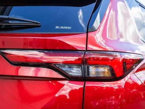 New 2025 Mitsubishi Outlander SEL image 6