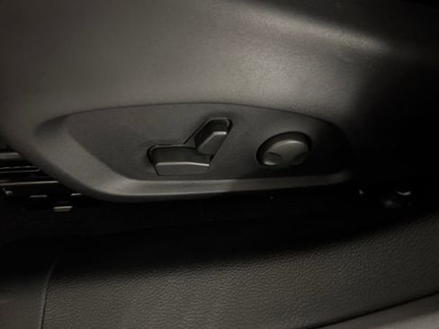 New 2026 Jeep Compass Limited w/ Sun, Sound & Navigation Group image 17