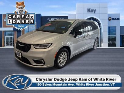 Used 2024 Chrysler Pacifica Touring-L