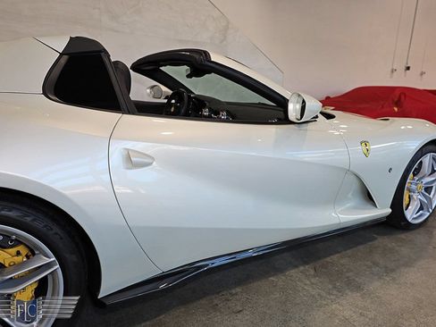 Used 2021 Ferrari 812 GTS RWD image 12